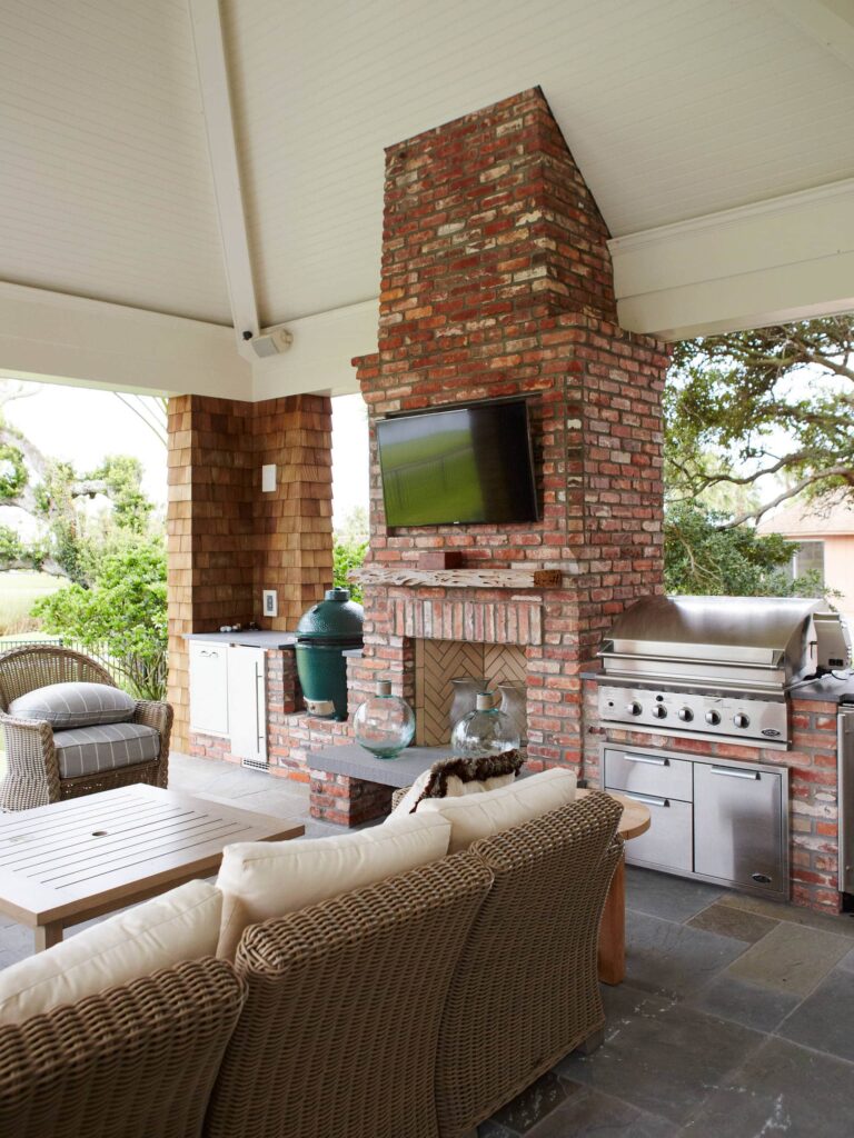 OUTDOOR KITCHEN - Stone Interiors